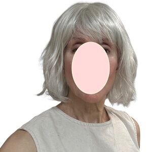 wig PAULA YOUNG white chin length straight average